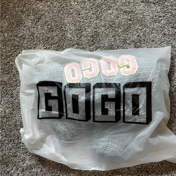 GOGO sweater!! NWOT, beautiful grey with GOGO in pink. - Picture 4 of 9